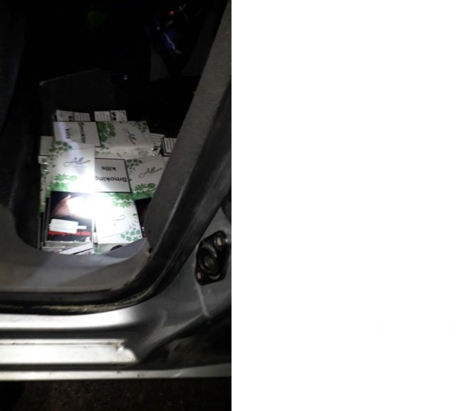 На Волині затримали автомобіль, набитий цигарками. ФОТО