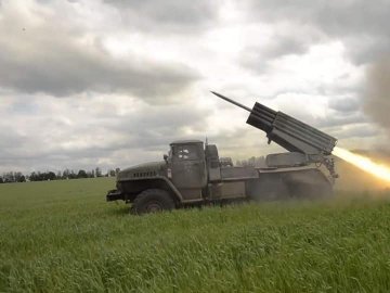 Українські  воїни відбили штурм окупантів на Слов’янському напрямку та біля Мар’їнки, – Генштаб