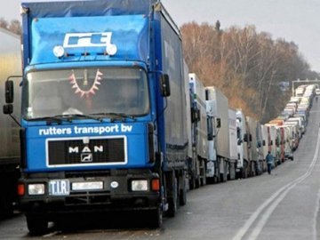 Щороку вантажівки руйнують дороги на 2 млрд грн