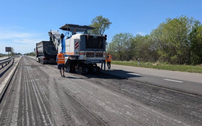 На Волині ремонтують дорогу до кордону з Польщею