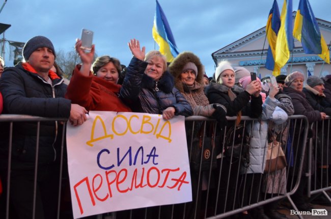 Повстанські пісні, зізнання в любові і до чого тут ва(Зе)лін: як на Волинь Порошенко приїздив. ФОТОРЕПОРТАЖ