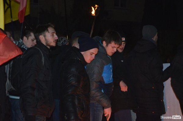 «На деревах замість листя розіпнем сепаратиста», - Марш у Луцьку. ФОТО. ВІДЕО