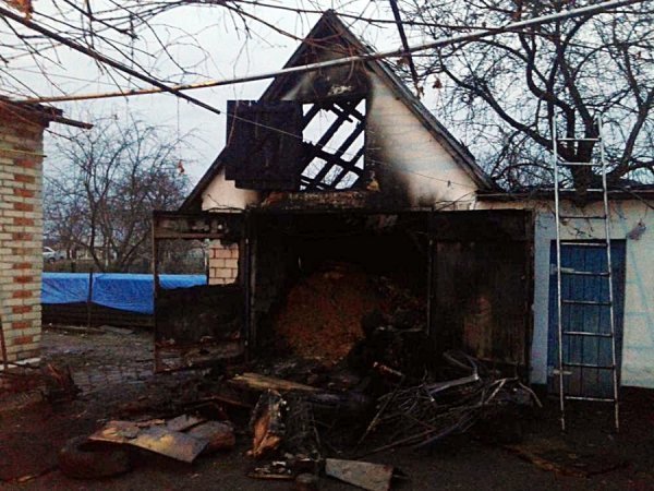 У Володимир-Волинському районі  горів житловий будинок та гараж. ФОТО