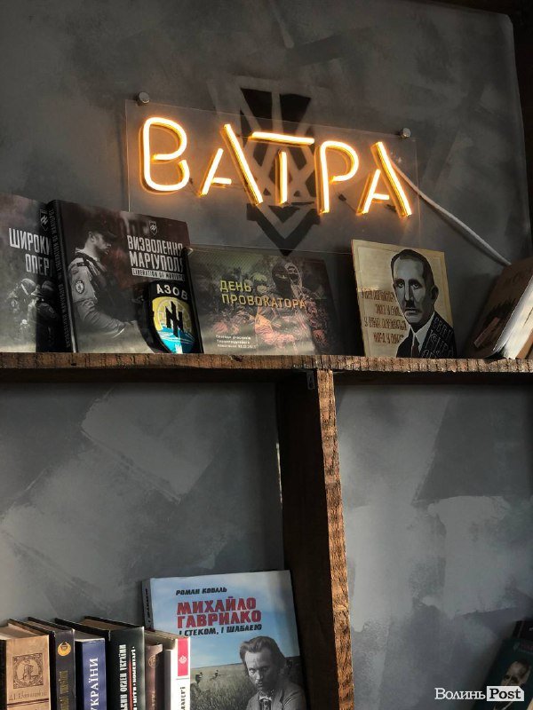 «Не на часі мемасики з Арестовичем постити»: художниця – про героїв «Азова», ікони та благодійний аукціон