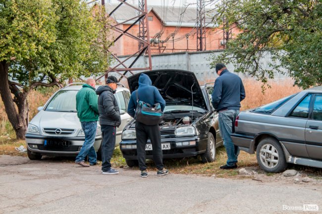 Від і до: скільки коштують машини на луцькому авторинку. ФОТО