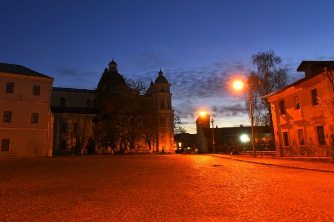 Фотограф опублікував магічні світлини вечірнього Луцька