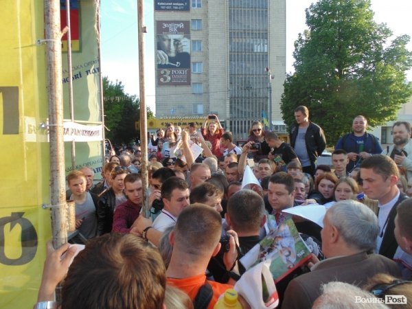 Через Ляшка у центрі Луцька виникла тиснява. ФОТО. ВІДЕО