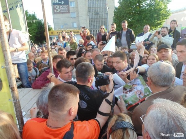 Через Ляшка у центрі Луцька виникла тиснява. ФОТО. ВІДЕО