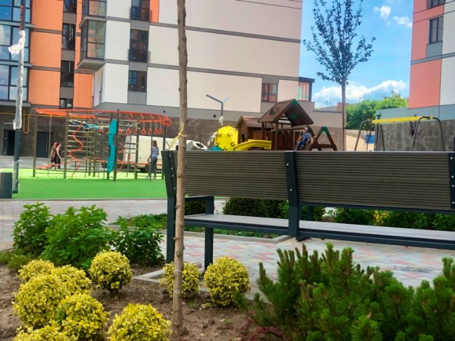 Візитівка «Єврохолдінгу» – красивий благоустрій*