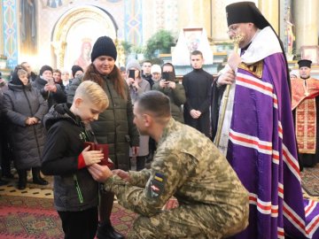 Рідні загиблих воїнів 14 ОМБр отримали посмертні відзнаки