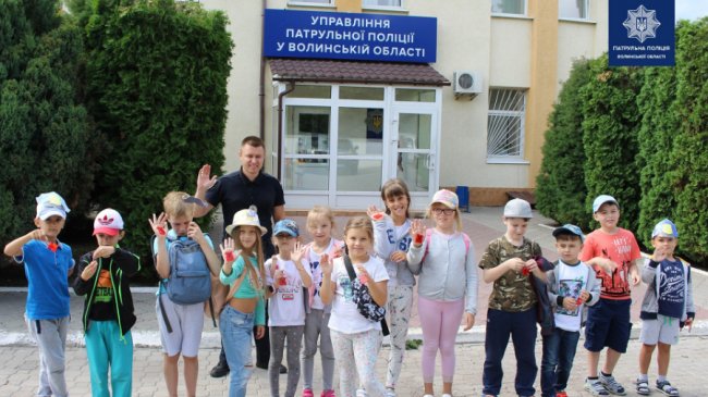У луцьких патрульних гостювала дітвора. ФОТО
