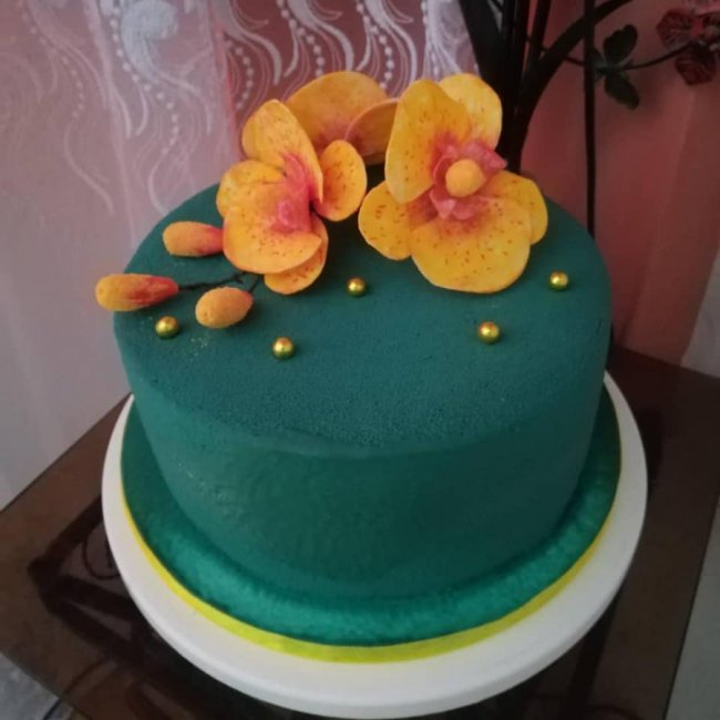 Брендове оформлення – «солодке сало»: на Волині мама з донькою оригінально прикрашають випічку. ФОТО