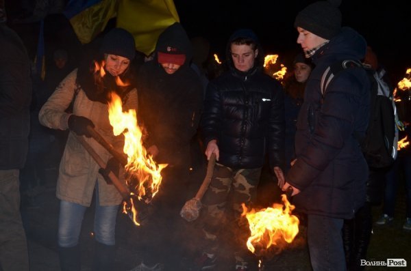 «На деревах замість листя розіпнем сепаратиста», - Марш у Луцьку. ФОТО. ВІДЕО