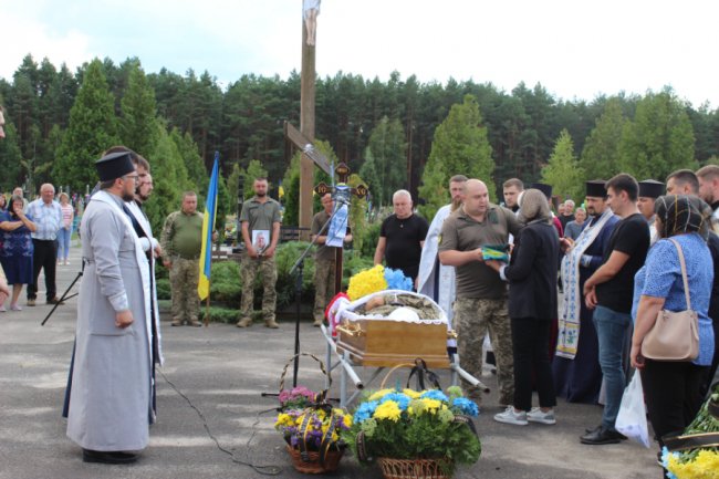На Волині попрощалися з Героєм, командиром стрілецького взводу 100-ої окремої бригади тероборони Юрієм Шабатом