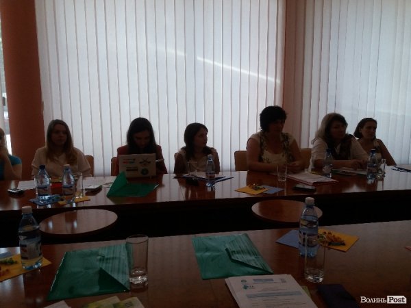 У Луцьку говорили про те, як встигати бути політиком та мамою. ФОТО