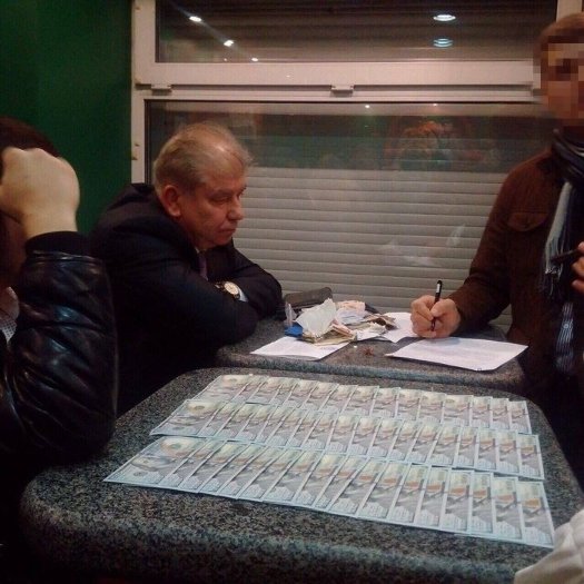 У судді Швеця знайшли сотні тисяч доларів та угорський паспорт. ФОТО. ВІДЕО