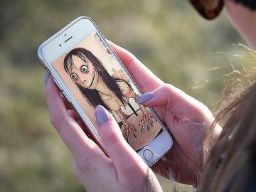 В Україні — перша жертва суїцидальної гри «Момо»: 13-річна дівчина вистрибнула з 6 поверху