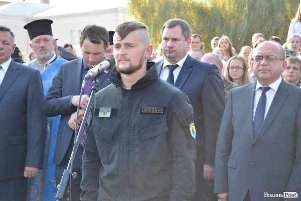 Ліцеїсти-першокурсики отримали погони та нове звання. ФОТО