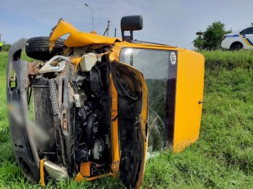 На Волині водій заснув за кермом та з'їхав у кювет