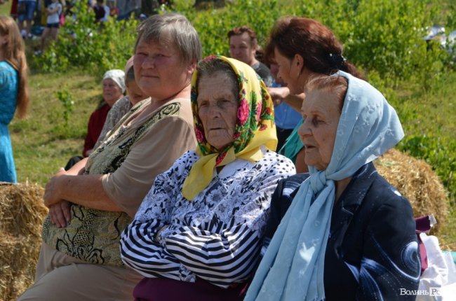 Новий майданчик і перше велике гуляння: в Оздові біля Луцька відсвяткували День села. ФОТО