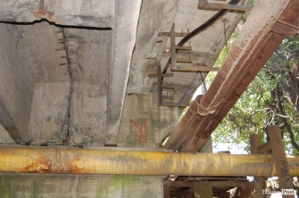 Луцькі «мости на мільйон» сипляться. ФОТО