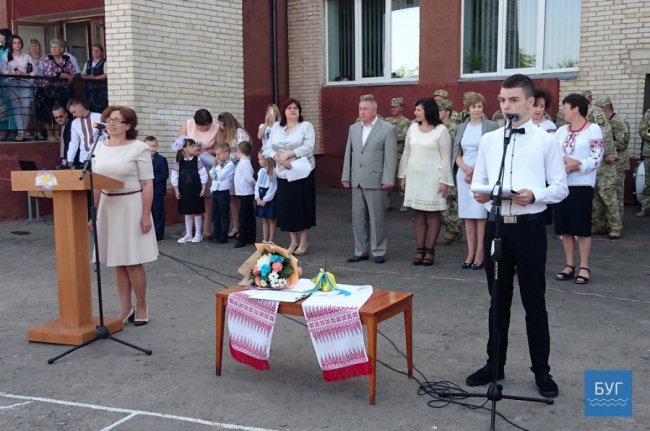 Останній дзвоник у Володимирі. ФОТО