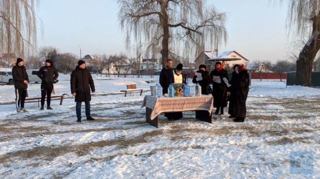 Як у Володимирі-Волинському освячували воду у річці. ФОТО