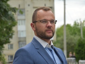 Така ж, як у водія сміттєвоза: Пустовіт прокоментував зарплату Поліщука. ВІДЕО