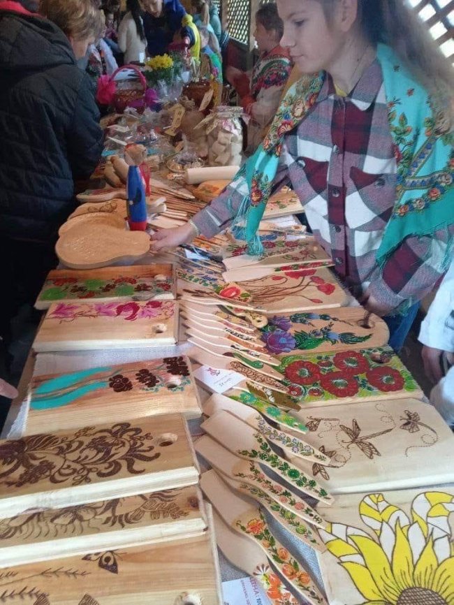 Волинські школярі популяризують петриківський розпис. ФОТО