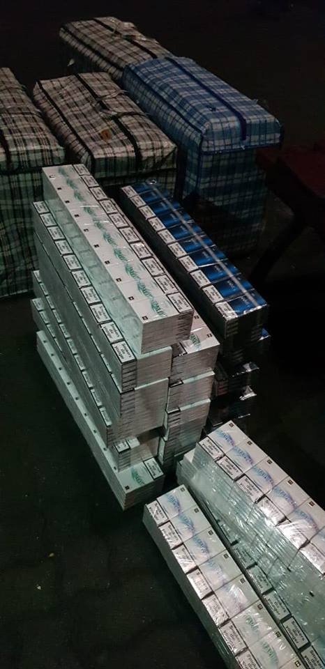 На ковельському вокзалі в поїзд «Варшава-Київ» хотіли запхати 11 000 пачок нелегальних сигарет. ФОТО