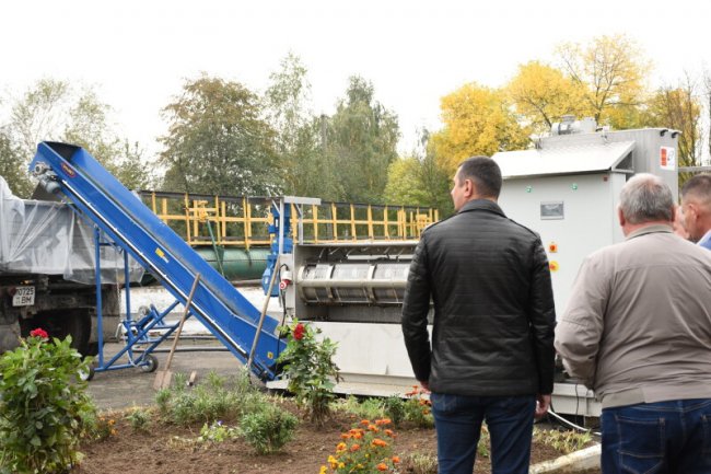 Зменшує об'єм відходів у 3-4 рази: у Луцьку презентували нове обладнання для очисних споруд