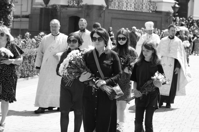 Лучани віддали останню шану полеглому на війні земляку