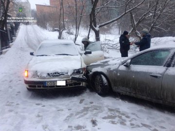 На луцьких вулицях – затори і «пошесть» аварій