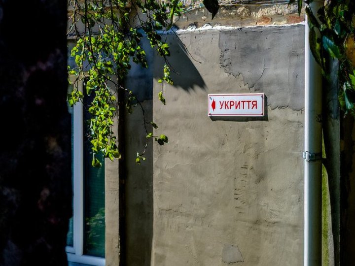 На гарячу лінію у Луцьку надійшло 9 звернень щодо укриттів: де їх шукати
