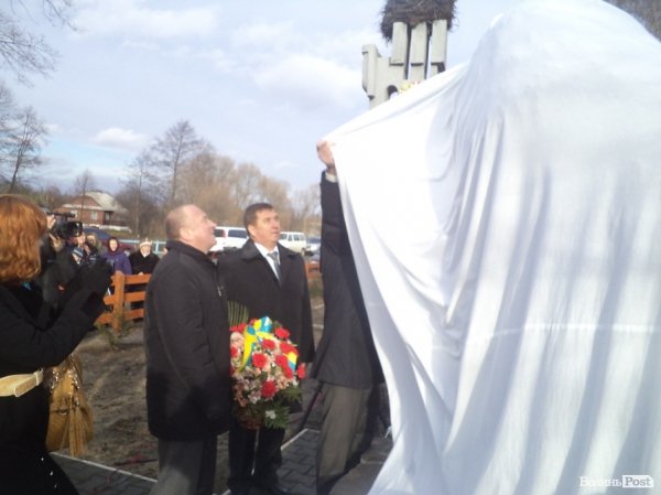 На батьківщині героїв «Лісової пісні» відкрили пам’ятний знак Лесі Українці. ФОТО