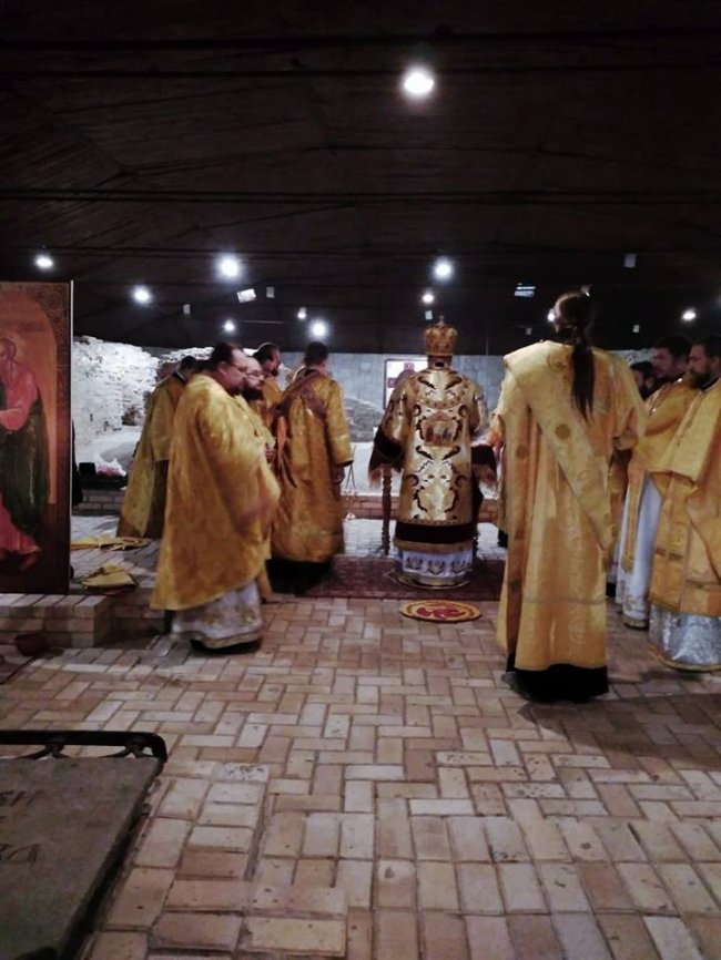 На місці найдревнішого храму Луцька помолилися за Іоанна Богослова. ФОТО