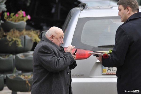 У Луцьку нагороджували працівників телебачення, радіо і зв’язку. ФОТО