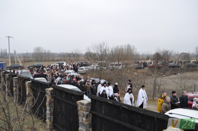 Під музику оркестру, з фотозоною та співами: як у Жидичині святкували Водохреще. ФОТО