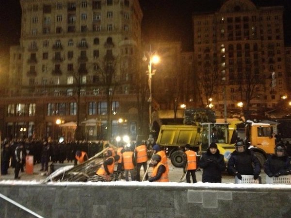 Штурм Євромайдану. ФОТО 