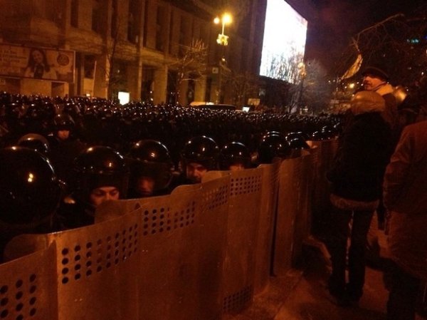 Штурм Євромайдану. ФОТО 