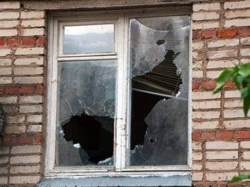 На Волині злодій серед білого дня розбив вікно і «обчистив» будинок