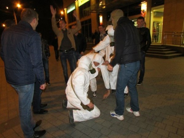 Хелловін у Луцьку: Ку-Клукс-Клан, мерці та тварини. ФОТО