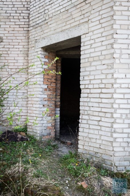 У Нововолинську закинутий дитячий садок став притоном для наркоманів. ФОТО