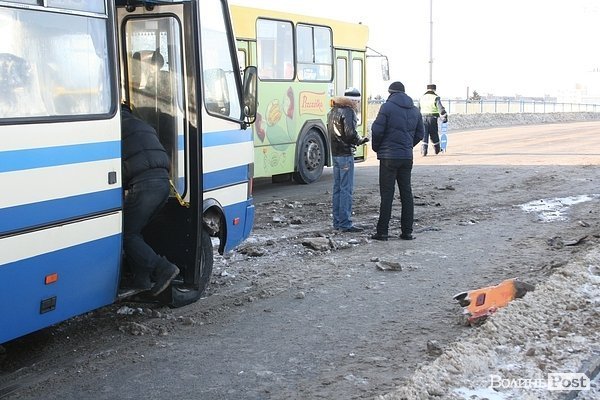 Аварія у Луцьку: один автобус врізався в інший. ФОТО. ОНОВЛЕНО
