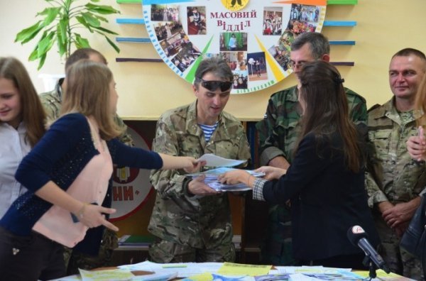 «Айдарівці» зустрілися з луцькими школярами. ФОТО. ВІДЕО
