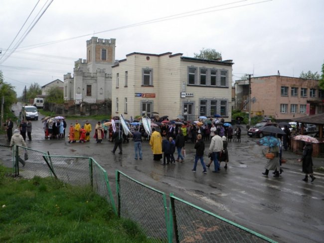 У місті на Волині громади трьох храмів об'єдналися у спільній молитві. ФОТО