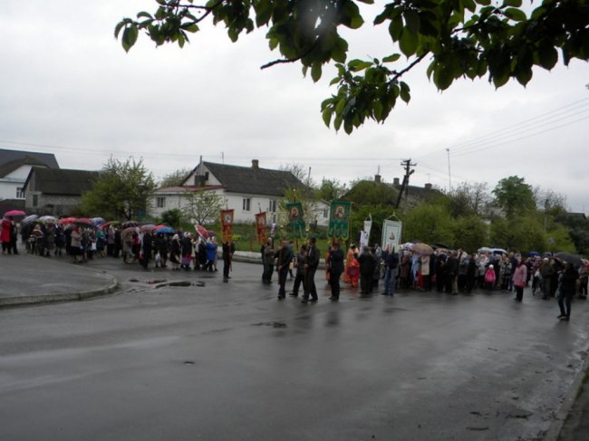 У місті на Волині громади трьох храмів об'єдналися у спільній молитві. ФОТО