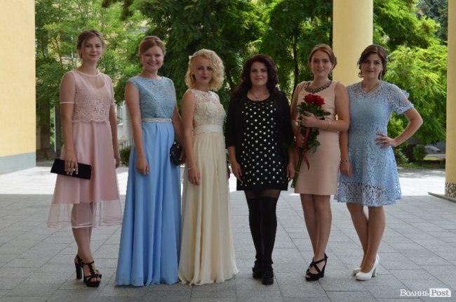 «Ви наша надія»: у луцькому педколеджі – випускний. ФОТО