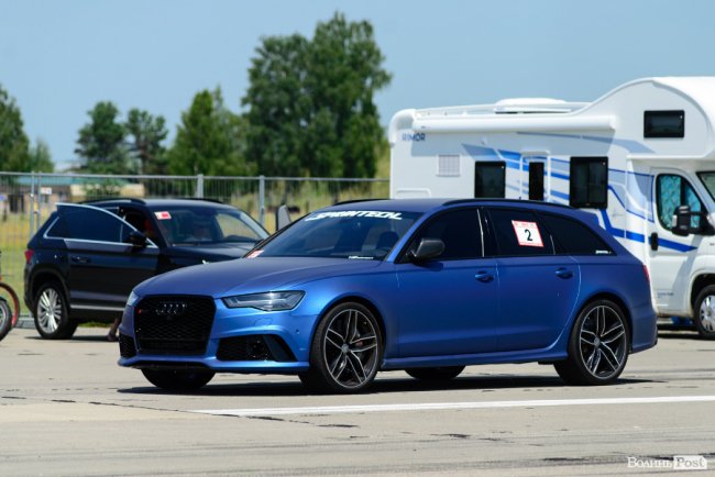 У Луцьку стартували видовищні змагання дрег-рейсерів. ФОТО