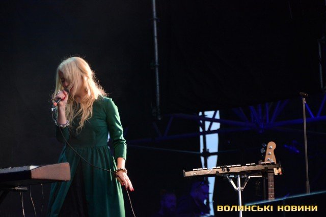 Відома співачка розплакалась на сцені «Бандерштату»